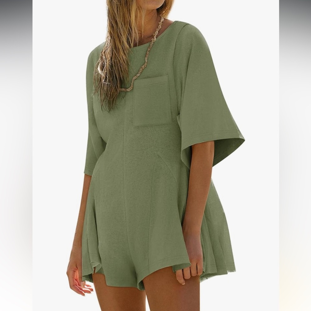 Green Short Sleeve Crew Neck Loose romper with Pockets. Small